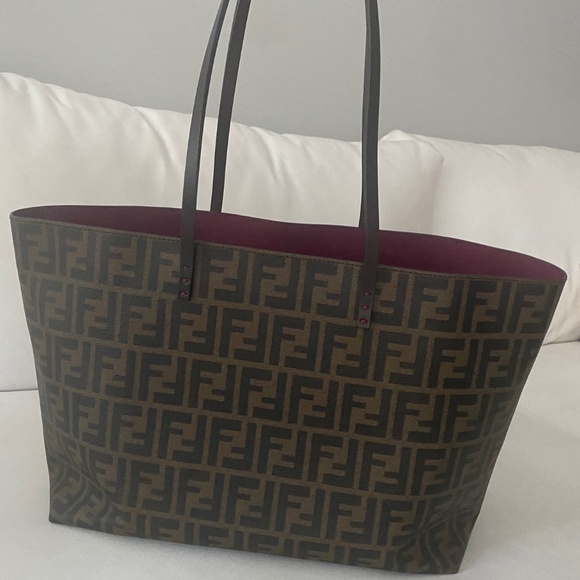 Fendi Handbags - Fendi Medium Roll Tote in Tobacco Fuschsia- New Excellent Condition